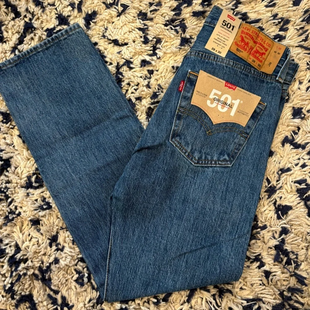 NWT ✨ Levi’s 501 Original Men’s Straight Leg Jeans - 28x30